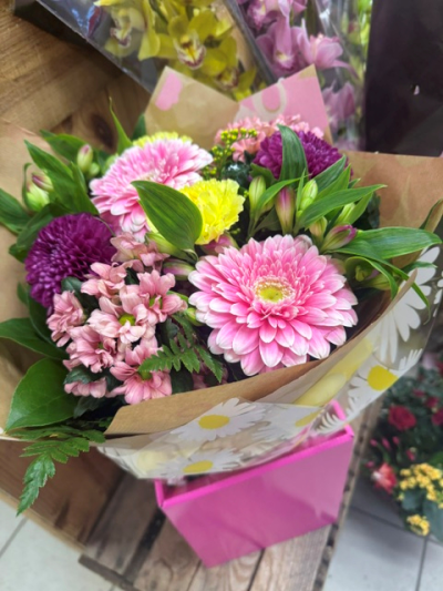 Mixed Handtied - Hantied of mixed seasonal flowers